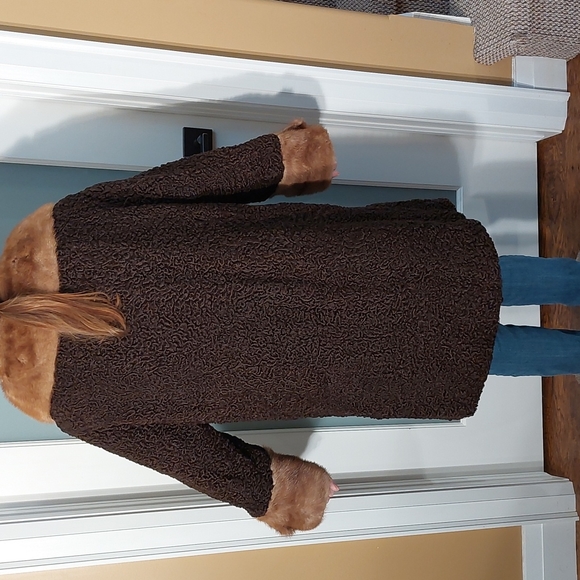 Vintage 1960s Persian Lamb with Mink trim coat - Picture 4 of 9